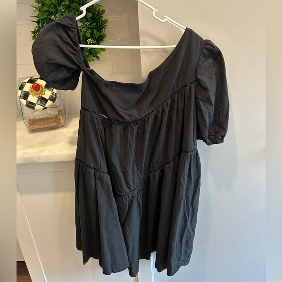 HARLEEN MINI DRESS - LINEN LOOK ASYMMETRICAL TRIM PUFF SLEEVE DRESS IN BLACK - Picture 4 of 4